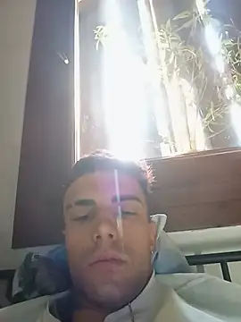 Snapshot of David_leons chatting on June 16, 7:22 am David leons online show from June 16, 7:22 am