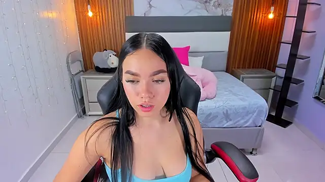 Snapshot of MOLLYSPENCER1 chatting on November 7, 7:14 pm MOLLYSPENCER1 online show from November 7, 7:14 pm