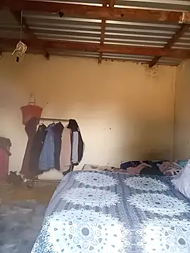 Curvycandy95 online show from October 13, 4:56 am