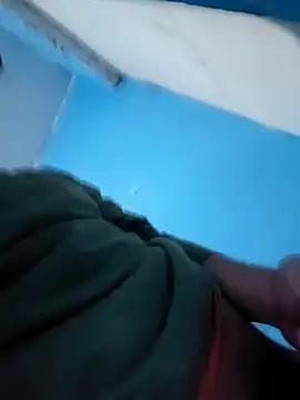 Snapshot of Exotic19cm chatting on October 19, 1:12 pm Exotic19cm online show from October 19, 1:12 pm