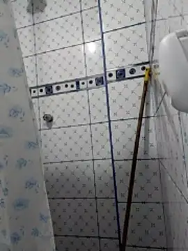 Snapshot of Exotic19cm chatting on December 3, 11:03 pm Exotic19cm online show from December 3, 11:03 pm