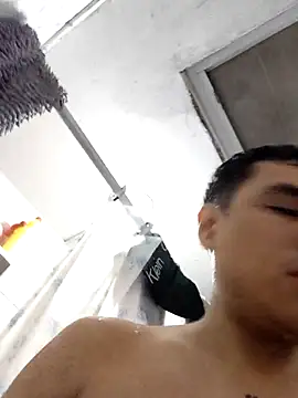 Snapshot of Exotic19cm chatting on December 15, 10:47 pm Exotic19cm online show from December 15, 10:47 pm