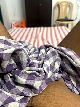 Snapshot of usermood2000 chatting on September 24, 6:28 am usermood2000 online show from September 24, 6:28 am