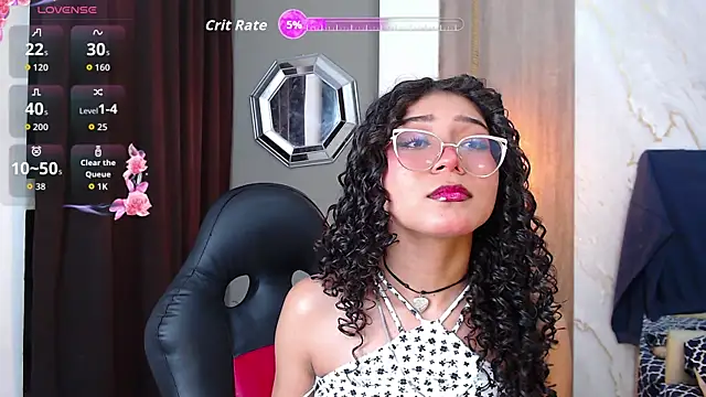Snapshot of honeymoon_12 chatting on June 14, 3:52 am honeymoon 12 online show from June 14, 3:52 am