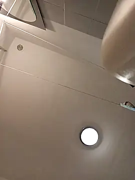 Snapshot of krysztalowy chatting on October 25, 7:38 am krysztalowy online show from October 25, 7:38 am