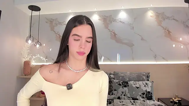 Snapshot of SolAvelar chatting on May 16, 11:14 pm SolAvelar online show from May 16, 11:14 pm