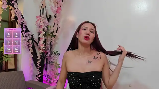 Snapshot of emma_ayala chatting on May 6, 7:19 pm emma ayala online show from May 6, 7:19 pm