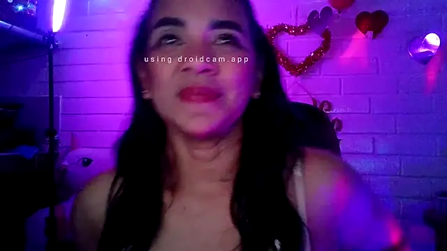 MiiaVelasquez online show from February 17, 4:42 am