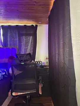 CoraVibes online show from October 27, 8:02 pm