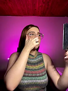 CoraVibes online show from November 18, 11:47 am