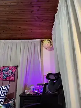 CoraVibes online show from February 7, 12:31 pm