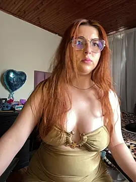 CoraVibes online show from March 6, 12:45 pm