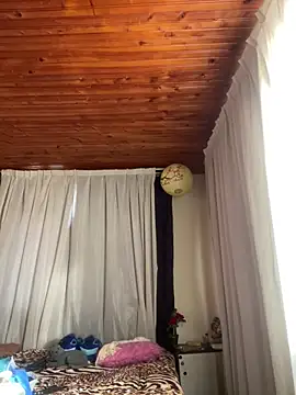 CoraVibes online show from March 14, 11:59 am