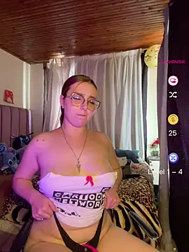 CoraVibes online show from April 29, 5:30 pm