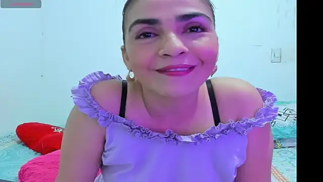 Snapshot of woman_rosse chatting on September 19, 11:27 pm woman rosse online show from September 19, 11:27 pm