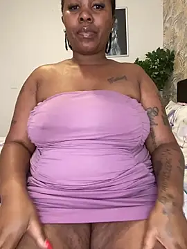Snapshot of fatpussydallx chatting on June 18, 6:24 am fatpussydallx online show from June 18, 6:24 am