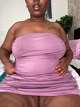 Snapshot of fatpussydallx chatting on June 27, 7:02 am fatpussydallx online show from June 27, 7:02 am