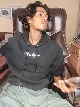 thecatfish online show from November 13, 4:11 am