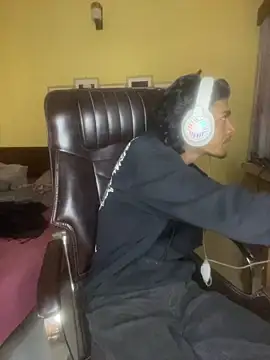 thecatfish online show from November 25, 5:51 am