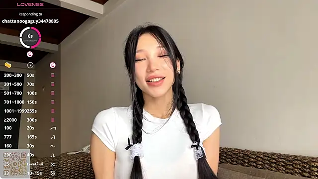 LezlieGreet online show from November 6, 4:13 am