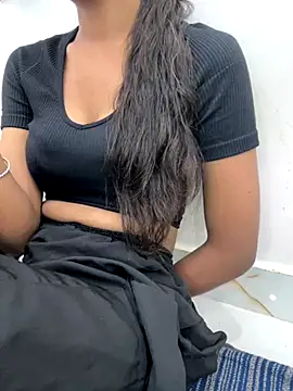 Snapshot of cute_parii_ chatting on September 13, 1:33 pm cute parii  online show from September 13, 1:33 pm