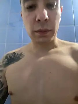 Snapshot of 9999Alez chatting on October 16, 2:34 am 9999Alez online show from October 16, 2:34 am