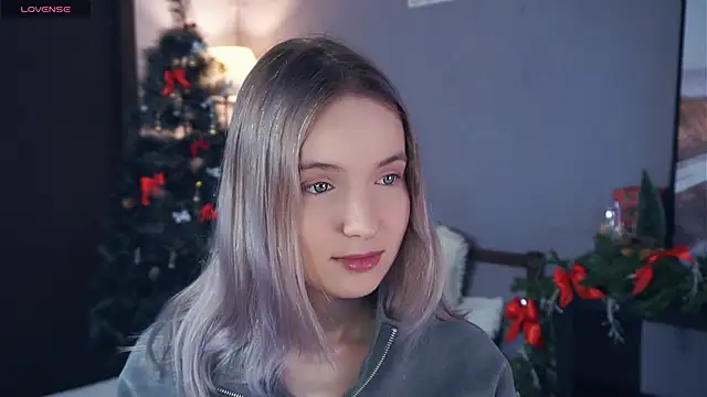 HongTomczak online show from January 8, 7:43 am