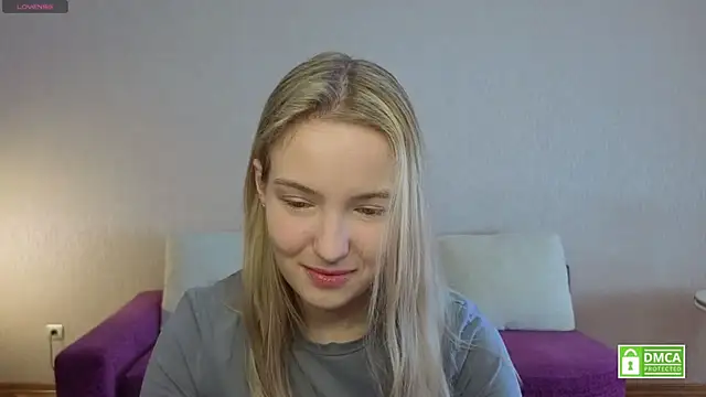 Snapshot of HongTomczak chatting on June 20, 7:44 am HongTomczak online show from June 20, 7:44 am