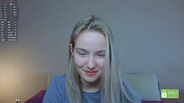 Snapshot of HongTomczak chatting on June 22, 7:49 am HongTomczak online show from June 22, 7:49 am