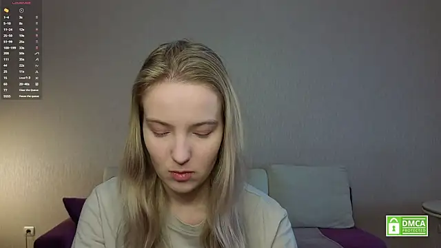 Snapshot of HongTomczak chatting on June 26, 7:35 am HongTomczak online show from June 26, 7:35 am