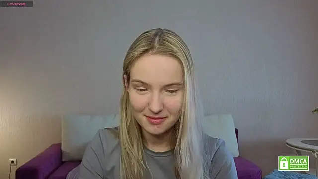 Snapshot of HongTomczak chatting on July 3, 7:37 am HongTomczak online show from July 3, 7:37 am