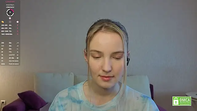 Snapshot of HongTomczak chatting on July 10, 8:18 am HongTomczak online show from July 10, 8:18 am