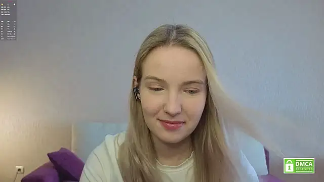 Snapshot of HongTomczak chatting on July 20, 6:28 am HongTomczak online show from July 20, 6:28 am