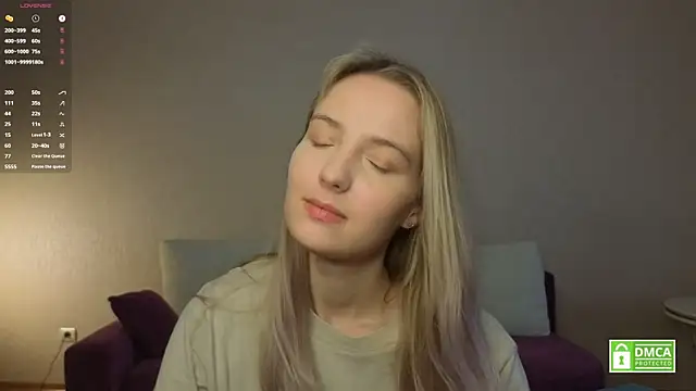 Snapshot of HongTomczak chatting on August 3, 6:23 am HongTomczak online show from August 3, 6:23 am