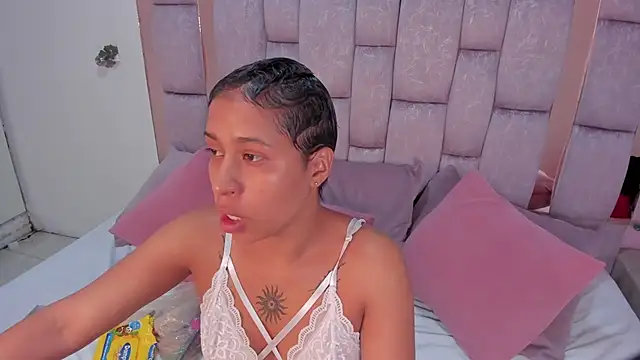 cloemorwen online show from December 15, 10:03 pm