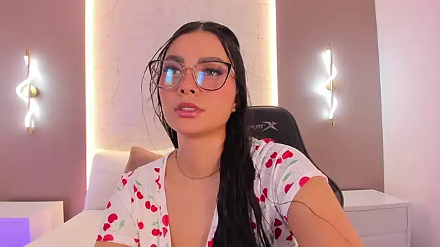 emily tolson online show from February 18, 7:43 pm