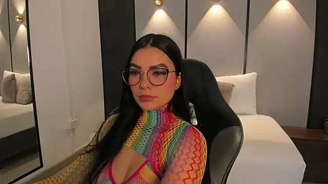 Snapshot of emily_tolson chatting on June 4, 8:37 pm emily tolson online show from June 4, 8:37 pm