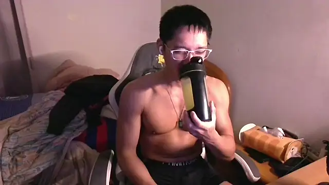 iron0401 online show from March 11, 4:24 pm