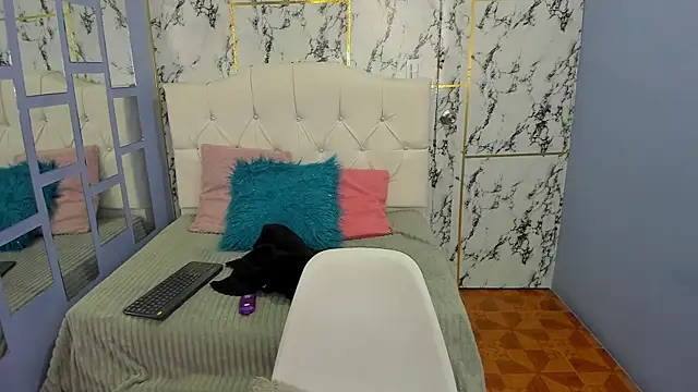 Itsuki N online show from November 18, 12:53 pm