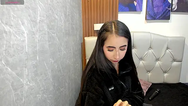 Sophi Thaylorr online show from October 28, 1:36 pm