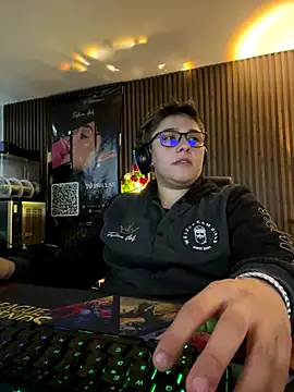 IanGilbert online show from December 20, 7:04 am