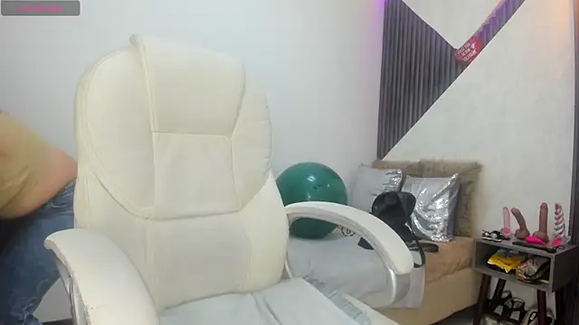 roxana santini online show from December 18, 3:07 pm