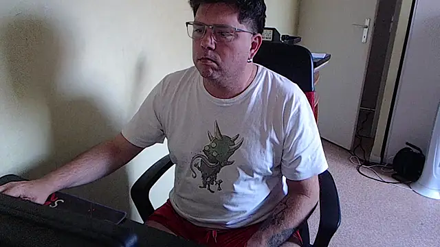 blueandwhite1 online show from November 4, 3:33 pm