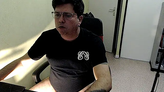 blueandwhite1 online show from December 2, 3:51 pm