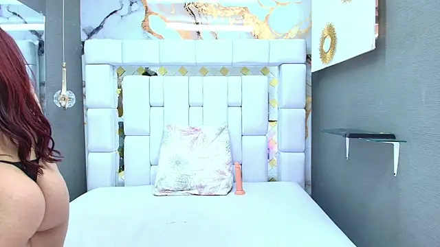 Samantha-Colins  online show from September 10, 9:15 pm