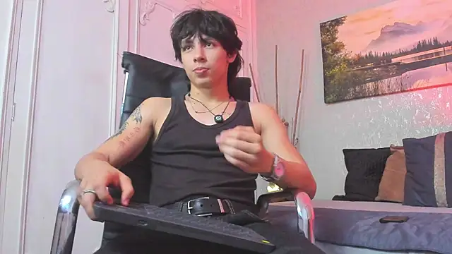Snapshot of Tyler_durten chatting on August 2, 3:27 am Tyler durten online show from August 2, 3:27 am