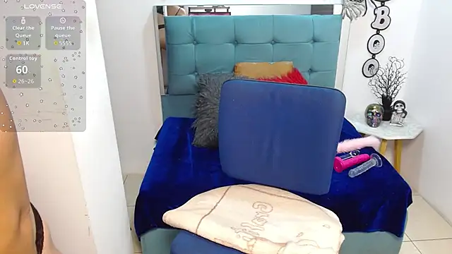 Sara f W online show from October 8, 11:35 pm