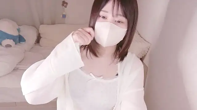 Snapshot of mi__san chatting on March 6, 10:12 am mi san online show from March 6, 10:12 am