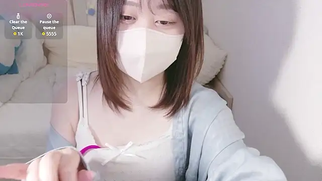 Snapshot of mi__san chatting on March 27, 10:31 pm mi san online show from March 27, 10:31 pm