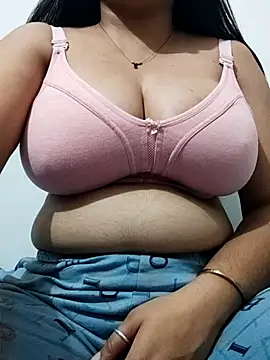 Snapshot of priya_hot_69 chatting on December 15, 5:28 pm priya hot 69 online show from December 15, 5:28 pm